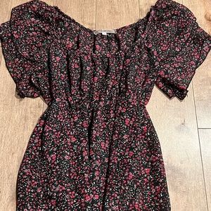 cute flower pattern top!